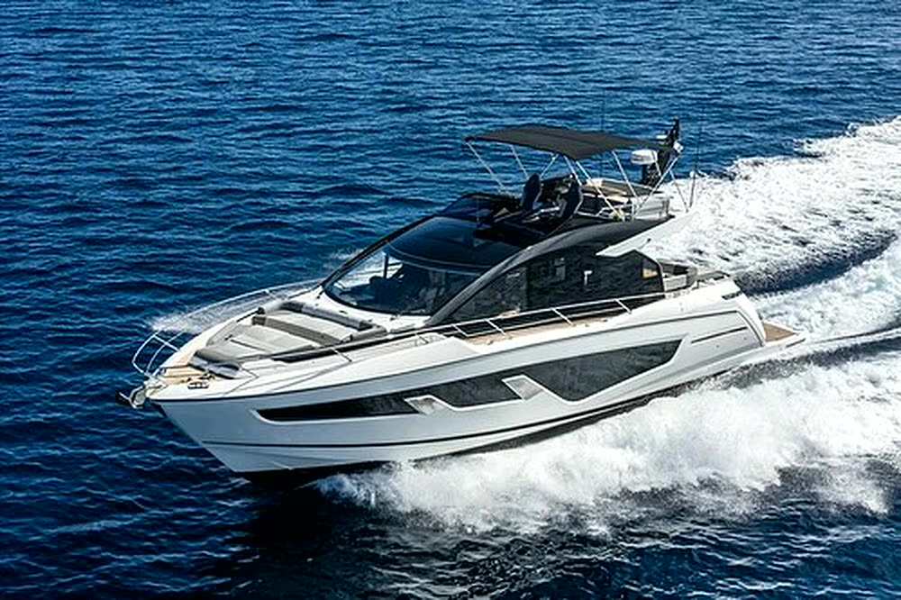 Sport yacht cruising at speed on open water